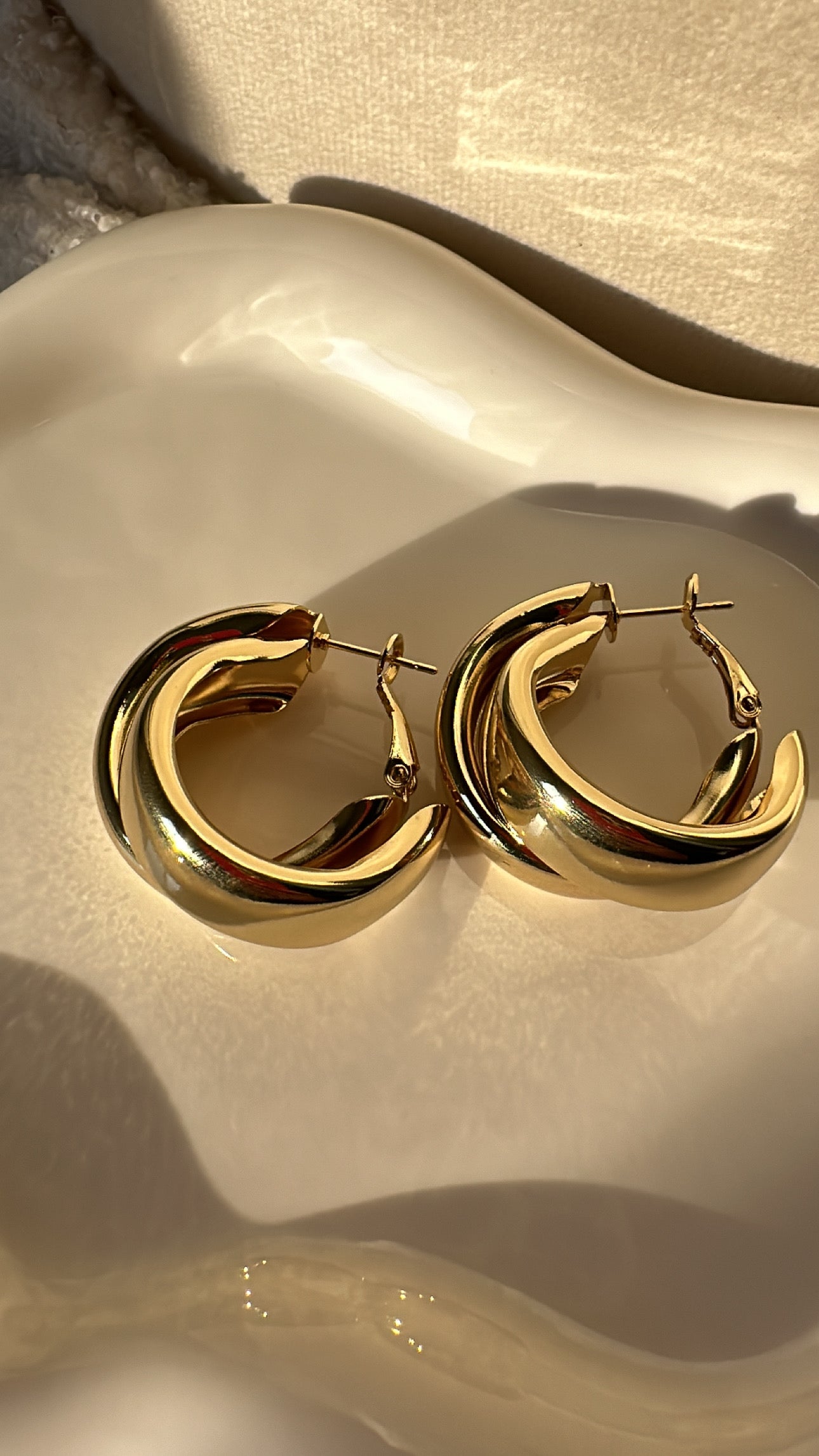 Celine Hoops